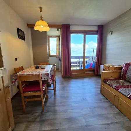 La Pendule - 2 Pieces Pour 4/5 Personnes Mae-0073